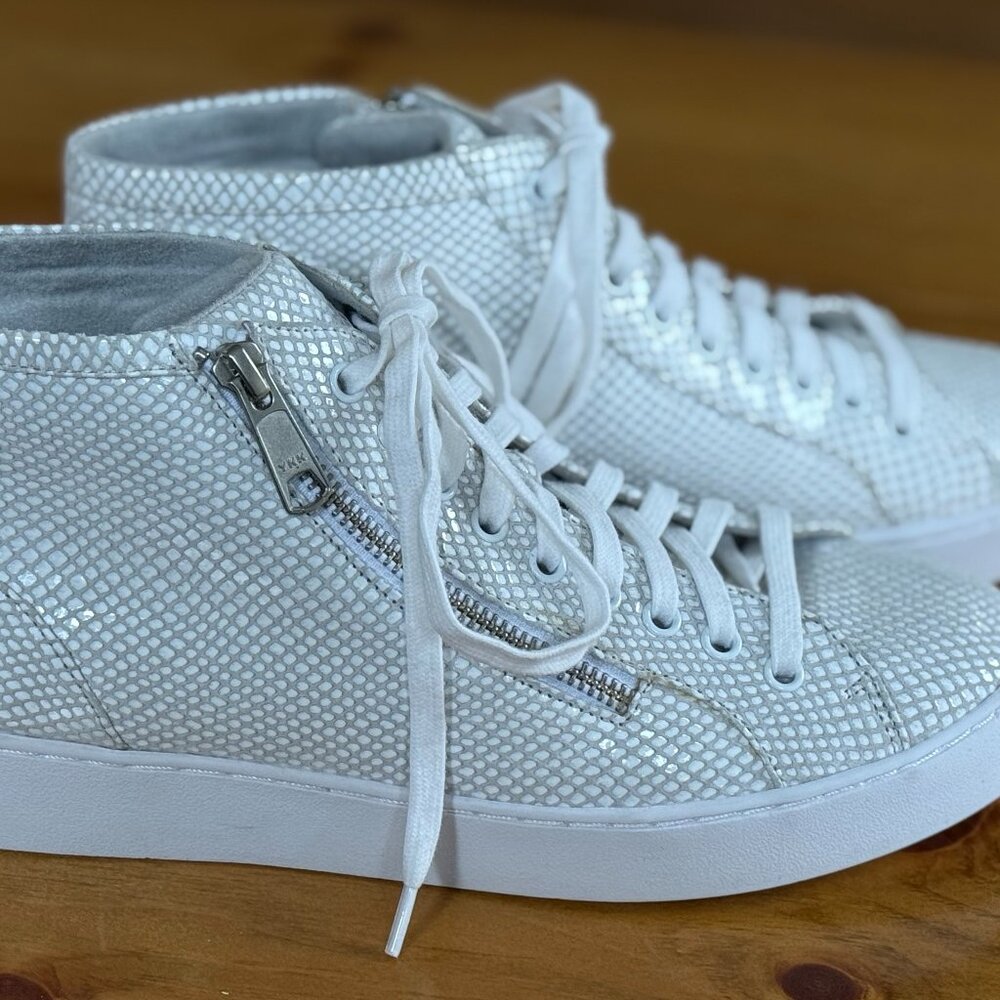 Women's Vionic Torri Side-Zip Sneaker Size 9